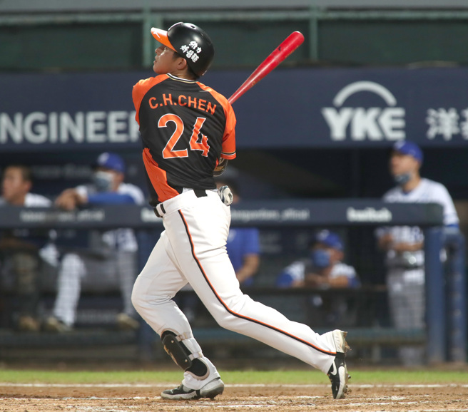 统一狮陈杰宪敲出本季第3轰。（郑任南摄）