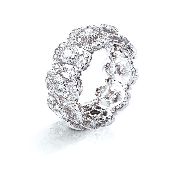 微风广场BUCCELLATI Ghirlanda系列戒指，推荐价67万元。（微风提供）