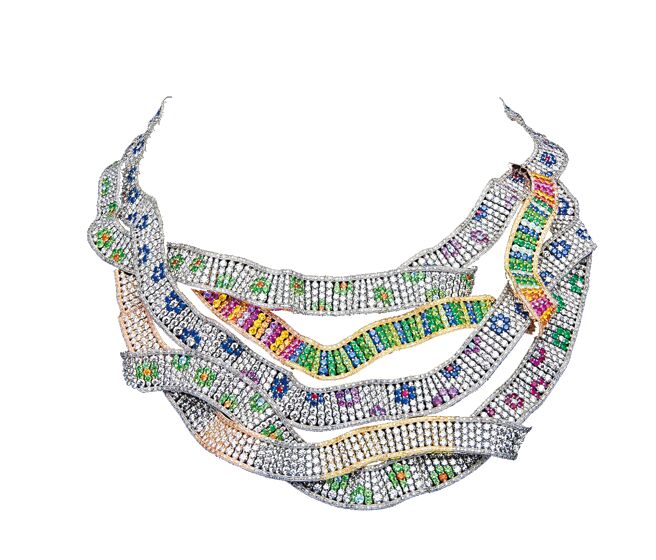 DIOR主打款Dior Print多彩宝石钻石项炼，犹如丝带般飘逸浪漫。（DIOR提供）