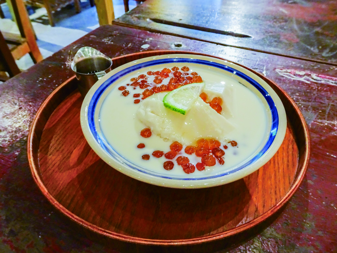 豆花软绵，豆浆浓香，珍珠Q 弹，再加柠檬超开胃。（图/ 花莲趣）
