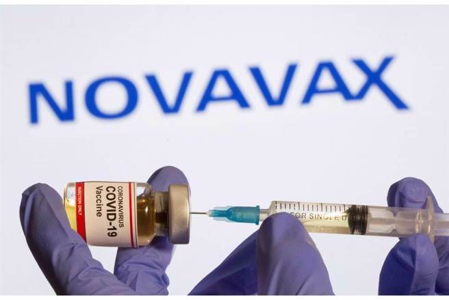 中央流行疫情指揮中心發言人莊人祥表示，Novavax疫苗目前規劃6月底到貨，預計先有50多萬劑。(圖／路透)
