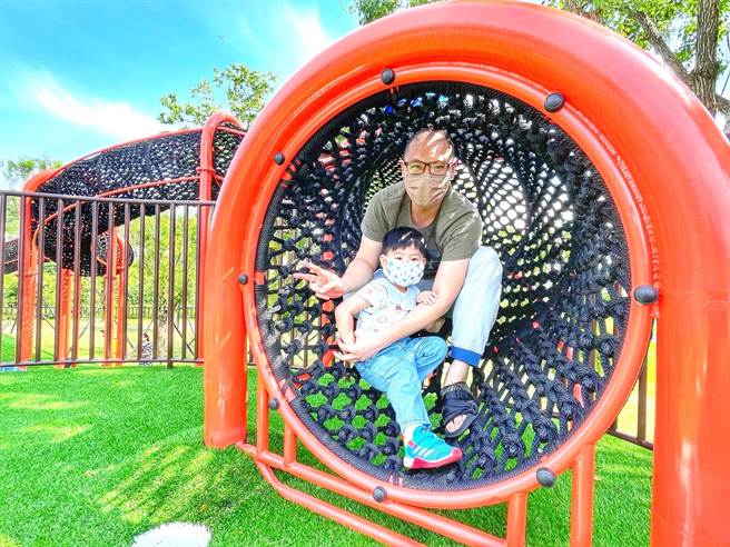 阳光运动园区完善的设计让全家大小能在此同乐。（高滩处提供／李奇叡新北传真）