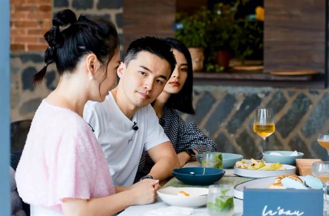 阿纬传授餐厅经营成功秘方。（TVBS提供）