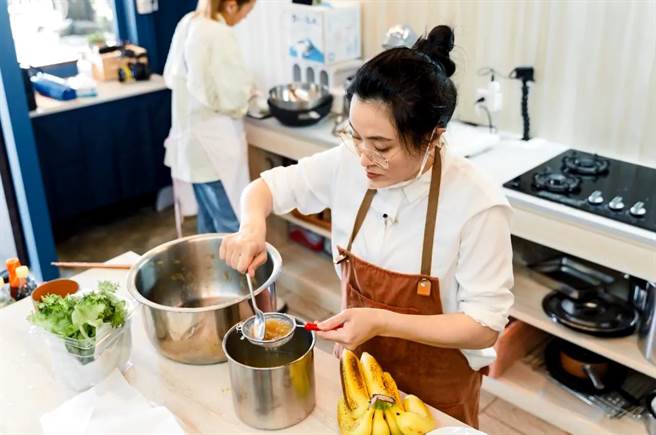 海裕芬担任本次的小帮手。（TVBS提供）