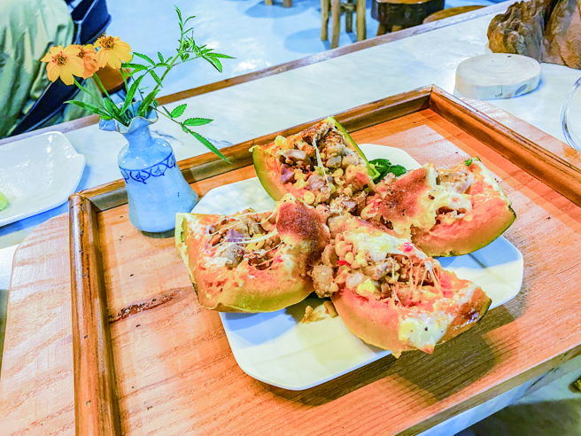 来到慢食餐厅新锐据点「耕香园手作文创坊」，无菜单料理吃的是在地食材的新鲜与美味。(图/花莲趣)