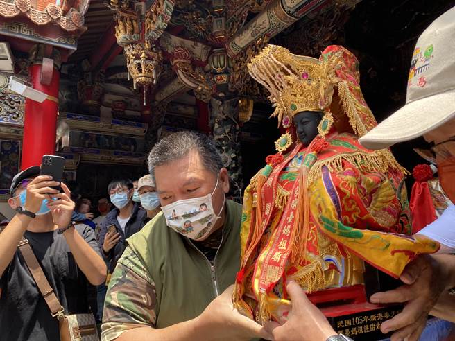 嘉縣新港奉天宮媽祖2016年分靈到東沙太平島，18日回鑾新港奉天宮。（張亦惠攝）