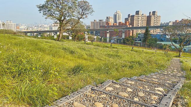 新北市新庄第二生命纪念馆卡关多年，地方民代呼吁市府尽速规画。（新北市殡葬处提供／蔡雯如新北传真）