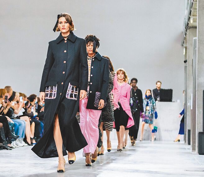 工坊系列呈现了CHANEL旗下各工坊的精致技艺。（CHANEL提供）