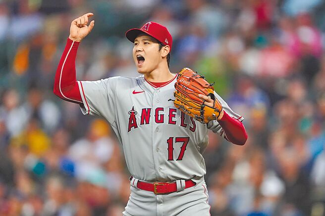 天使队大谷翔平昨天再度同场投打「二刀流」，拿下本季第5胜（美联社）