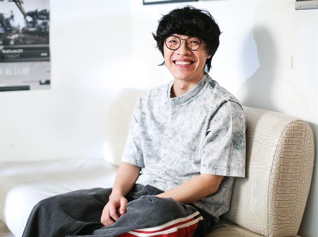 卢广仲继《What a Folk !!!!!!》专辑后，再度以《励志论》专辑角逐金曲歌王。（陈俊吉摄）