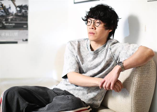 卢广仲谈到金曲入围，谦称「当然想得奖，但没把握」。（陈俊吉摄）