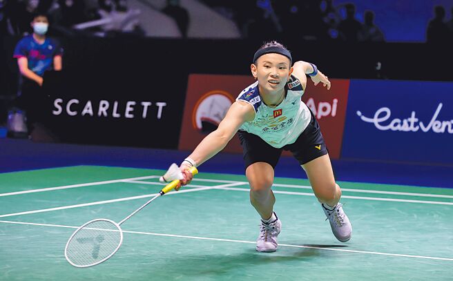 戴资颖奋力救球，逆转击败陈雨菲，挺进印尼羽球公开赛女单决赛。（Badminton Photo提供）