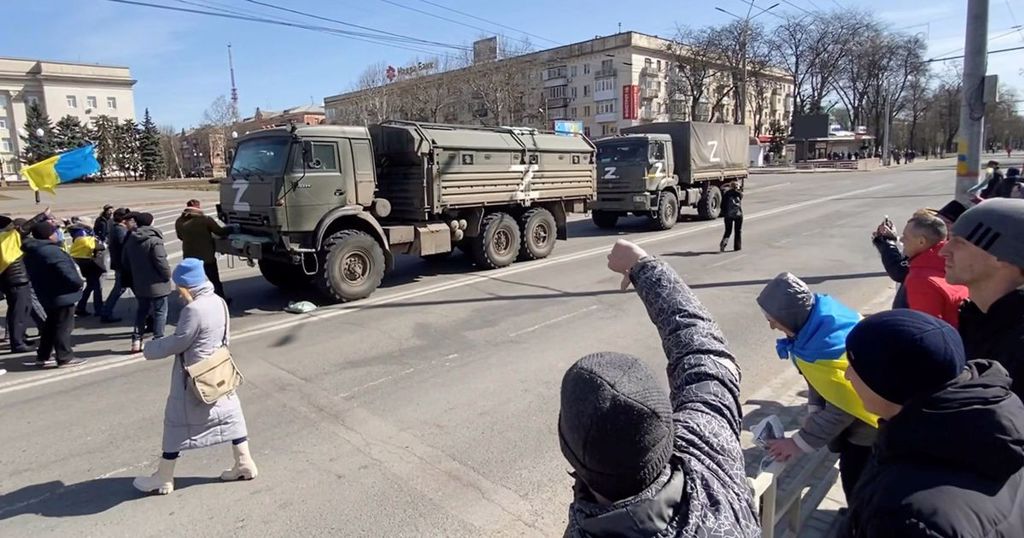 刻松已被俄军佔领，但当地人的反抗和抵制，使俄国仍然无法有效控制。(图/twitter)(photo:ChinaTimes)