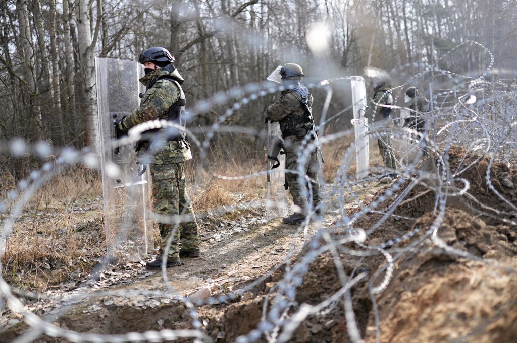 波兰于6月中旬完成了与白俄接壤地带，绵延近140公里的屏障建设。图/路透社(photo:ChinaTimes)