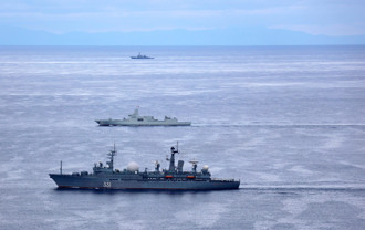 俄5艘軍艦穿過沖繩本島與宮古島之間 日本警戒