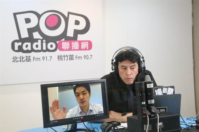 國民黨台北市長參選人蔣萬安今接受POP radio廣播專訪。（POP radio 提供／游念育台北傳真）