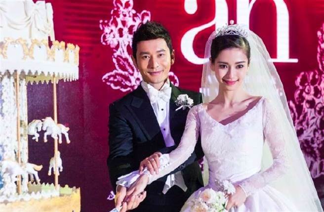 7年童话婚姻结束，两人共同照料4岁儿子小海绵。(图 黄晓明 微博)