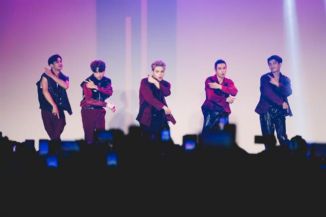 原子少年劲歌热舞。（野火娱乐提供）