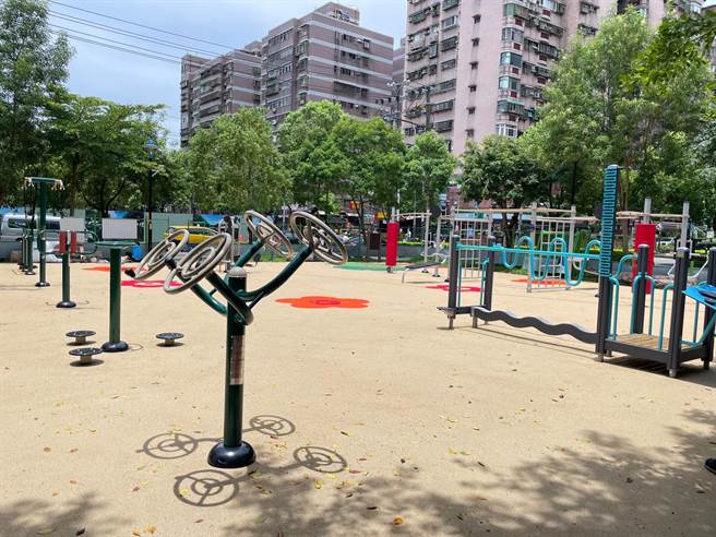 寿德公园有大片绿地及人行步道，居民都会前往休憩，但目前体健设施不足。（金瑞龙提供／李奇叡新北传真）