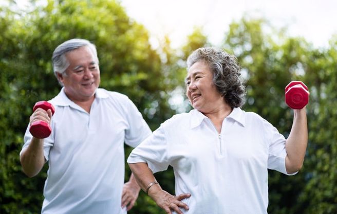 规律运动有助控制帕金森氏症病情，并维持生活品质。(示意图 / Shutterstock）