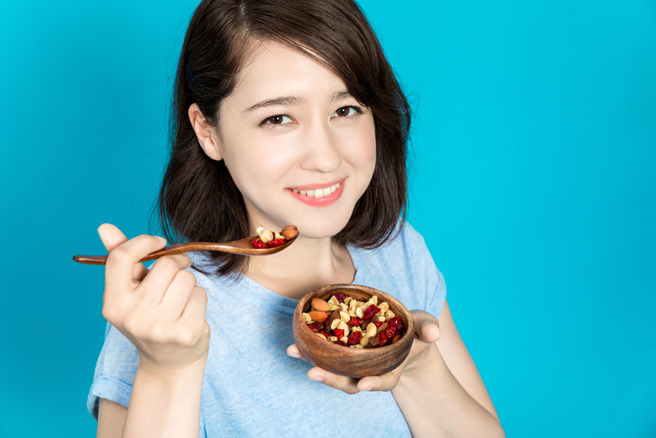 营养师分享8大健脑食物，有助于保持头脑清醒、对抗头脑混乱及记忆力减退。（示意图／达志影像）