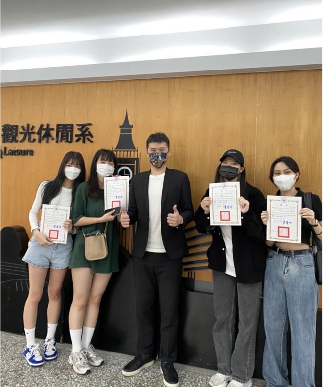 龙华科大观休系学子参加2022绿色旅游微电影大赛，共夺下5项大奖。(图/龙华科技大学提供)