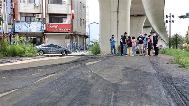 台中鐵路高架化後，立委江啟臣要求闢建停車場， 20日邀相關單位會勘了解規畫進度。（陳淑娥攝）