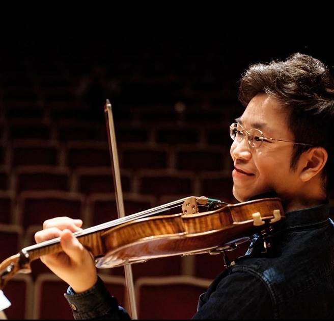 享誉国际的小提琴家黄俊文，在音乐道路上，学会自己当自己的老师。（国家交响乐团提供）