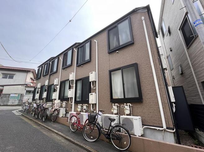 （投资东京23区屋龄5年以内的整栋建物，有利分摊空室风险。图／业者提供）