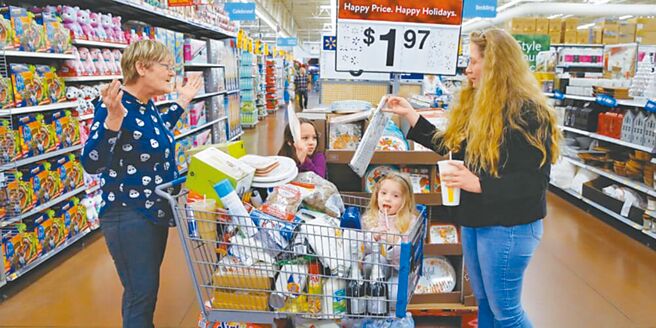 今年夏天这波折扣将一路持续到开学季。图／美联社