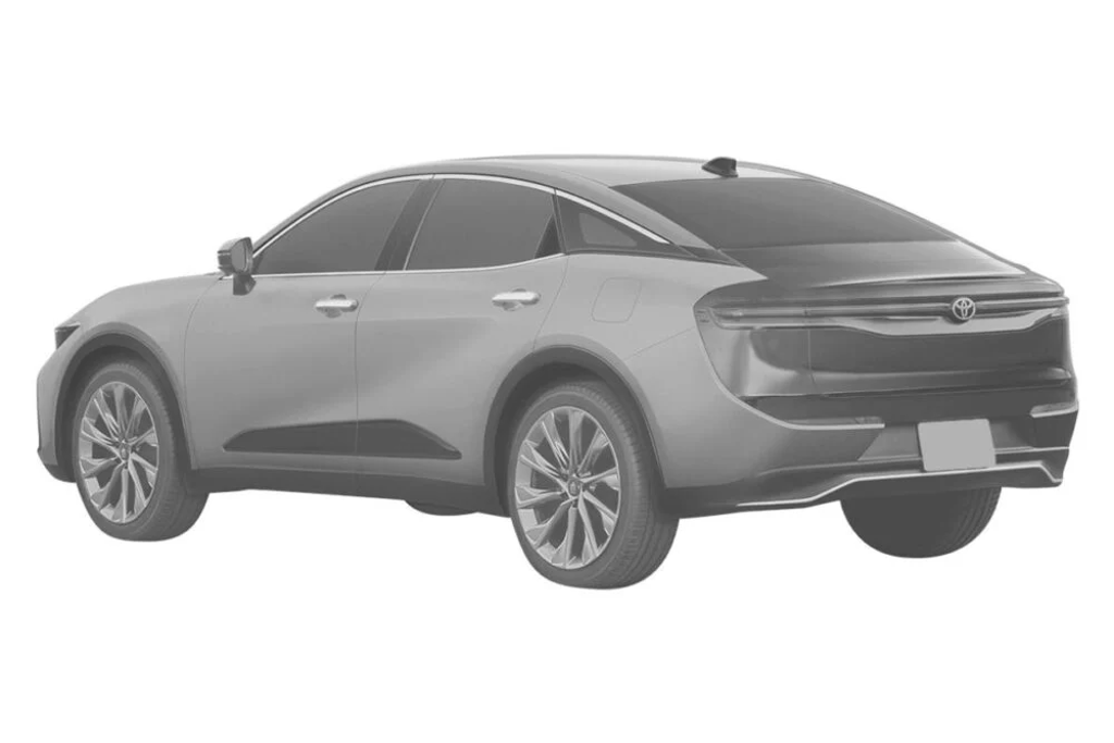 「Sedan Plus」新形象，第 16 代 TOYOTA CROWN 專利圖意外曝光、預計 7/15 發表！ (圖/CarStuff)