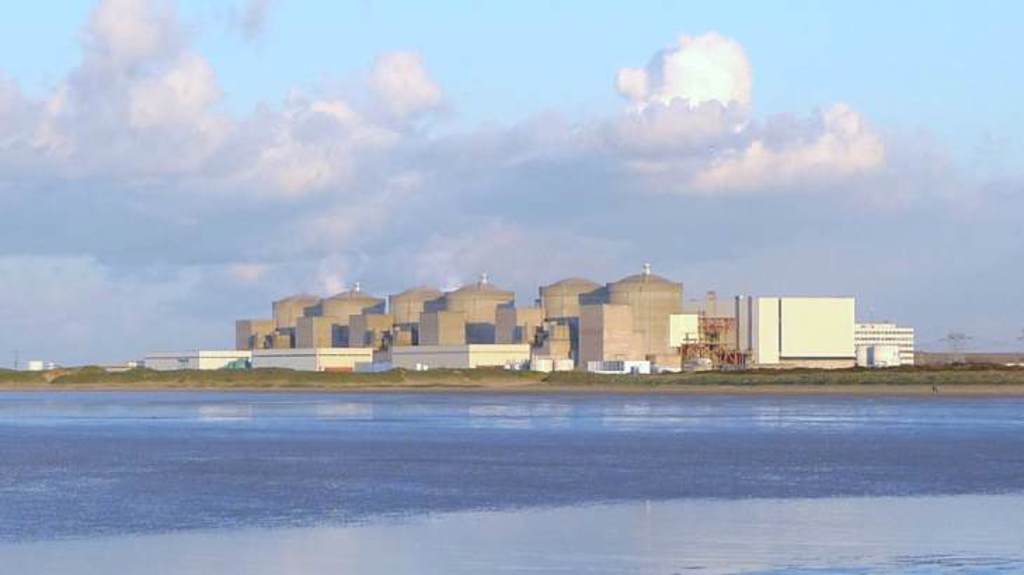 法国格拉弗林核电厂，距离敦克尔克和加莱20公里，该电厂有6部核反应炉，每座反应炉功率900百万瓦，是世界上第7大核电厂。图/EDF(photo:ChinaTimes)
