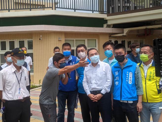 有媒体今曝光恩恩案的11个录音檔，今(21)日新北市长侯友宜出席活动时表示，当时是按照中央所制定的制度来执行，中央了解状况后，第一时间也对外说明没有延误就医。(黄敬文摄)