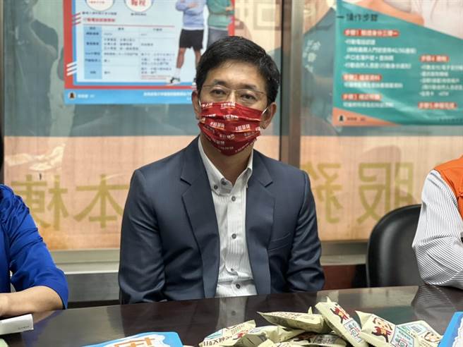 立委蔡適應表示，捷運開發需分段推動，不可能一蹴可幾，待南港至八堵工作完成，再討論第二階段及汐東線延伸。（陳彩玲攝）