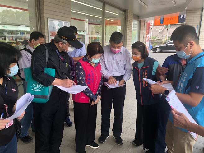 新北市议员陈锦锭今（21）日邀集相关单位前往会勘。（陈锦锭服务处提供／李奇叡新北传真）