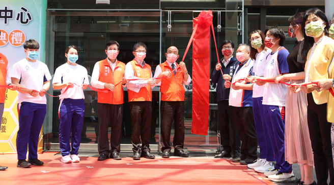 國家運動科學中心籌備處於高雄國家運動訓練中心掛牌成立。（中華奧會提供）