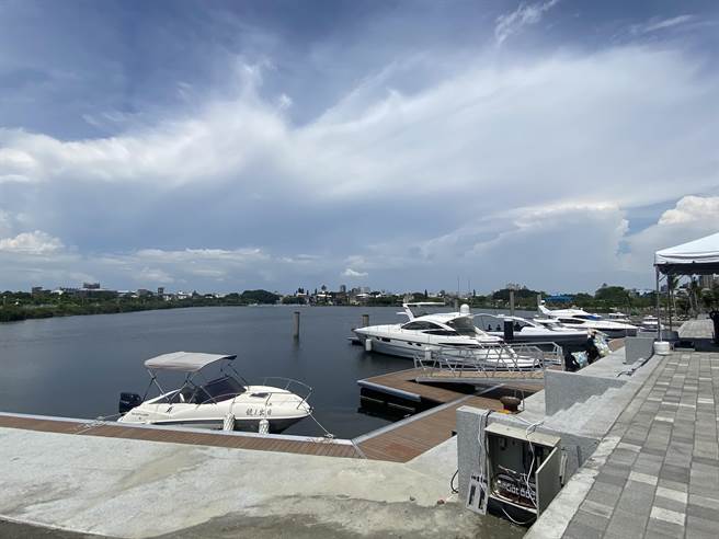 飯店特色為結合遊艇碼頭，期能帶動安平水域遊憩觀光發展。(曹婷婷攝)