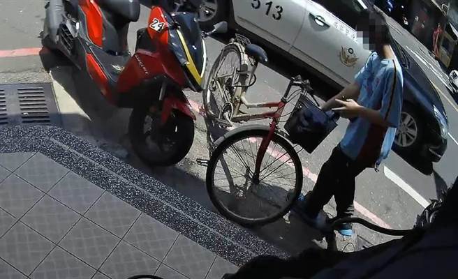 桃园一名26岁吕姓男子近日遇上网路交友诈骗。（大园分局提供／蔡明亘桃园传真）