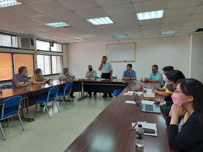 国民党台中市党部今天下午公布南屯区电话民调结果。（谢琼云摄）　