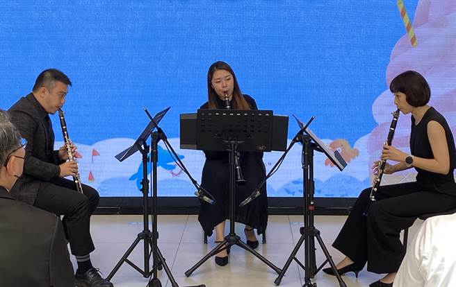 知名音乐团体在夏至艺术节活动记者会表演精采。（廖素慧摄）