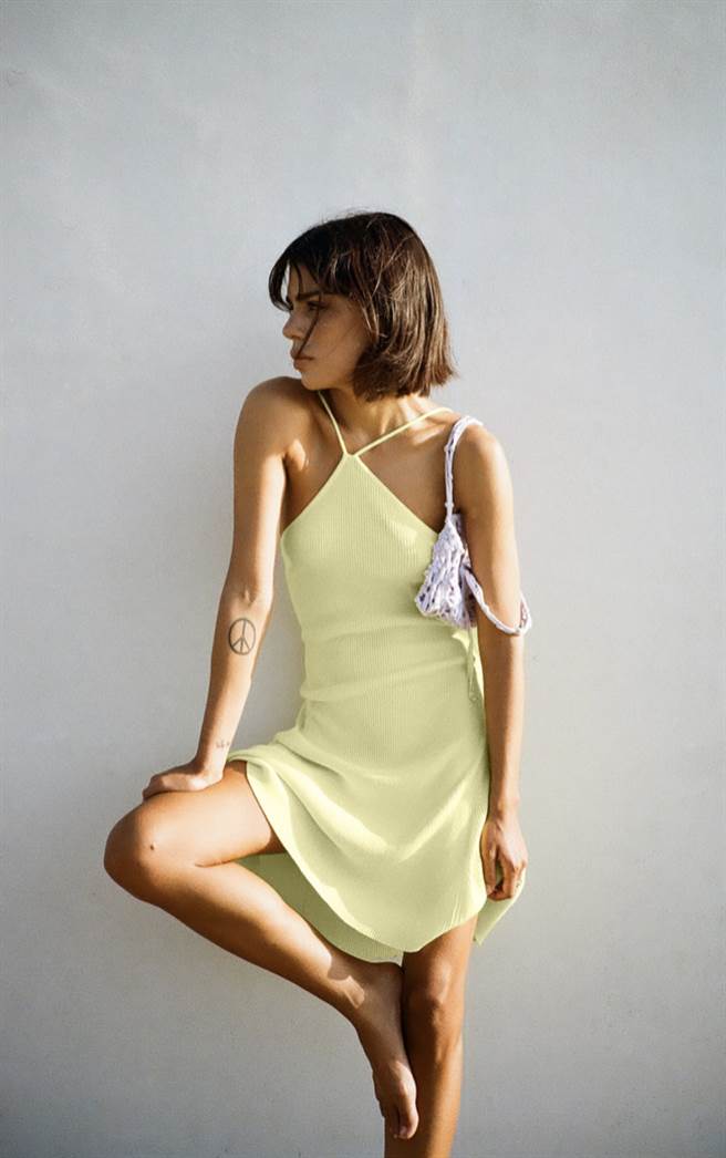 ZARA滑冰针织洋装，特价690元。（ZARA提供）