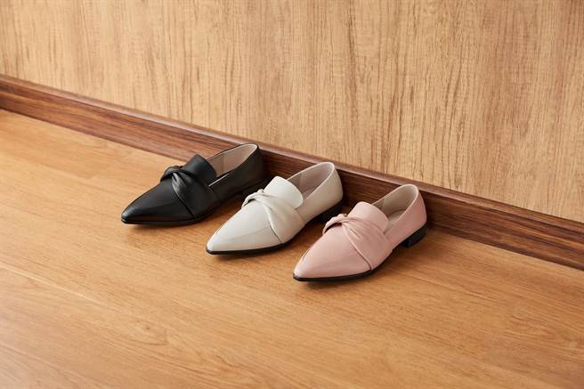 「SHAPE 型塑」限量款托斯卡尼粉褐，6980元。（ECCO提供）