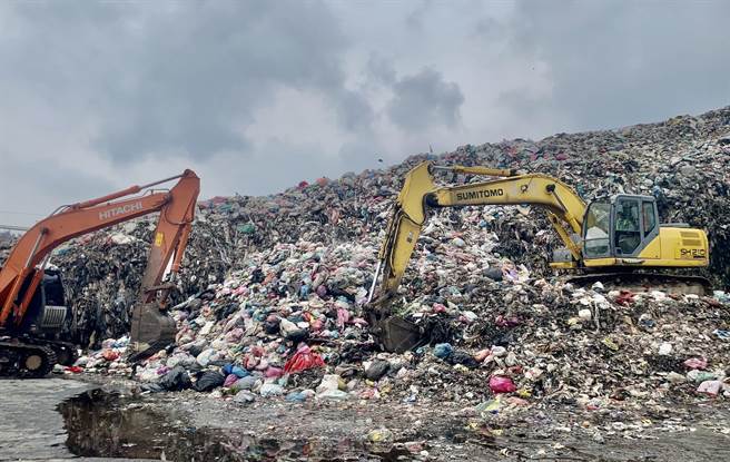 南投县垃圾堆置严重，预估今年底达到50万公吨。（廖志晃摄）