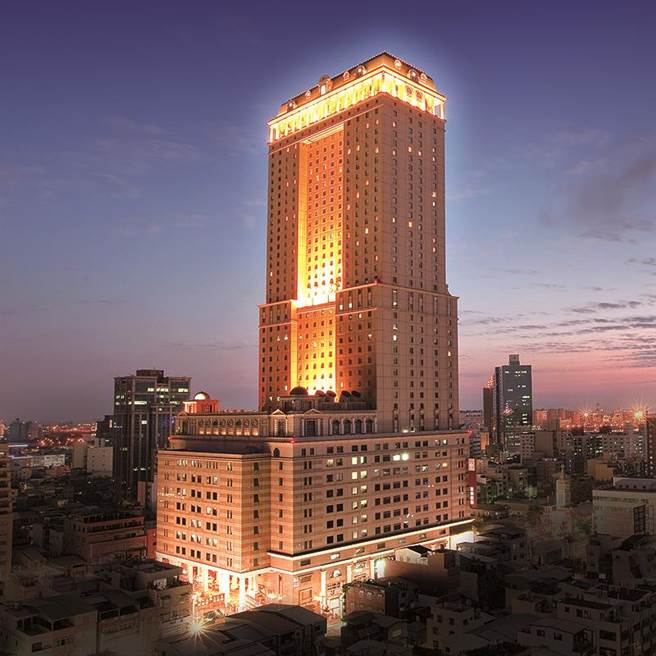 高雄漢來飯店即日起至7月14日推出「迎解封暑假早鳥住房專案」，堪稱史上最優惠。（柯宗緯翻攝）