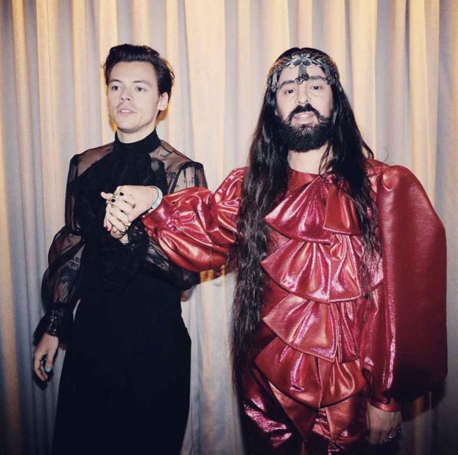Harry Styles与Gucci创意总监Alessandro Michele一同参加Met Gala。（摘自Alessandro Michele IG）