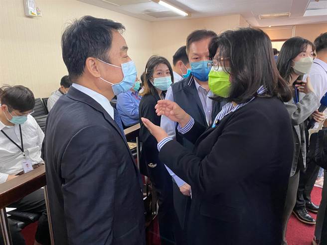 立委王美惠督促交通部提升嘉义市轨道建设。（王美惠提供／廖素慧嘉市传真）