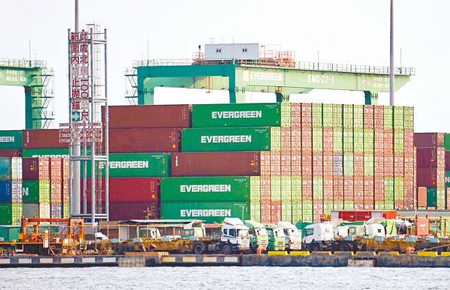 中國大陸解封復甦情形超於預期，5月外銷訂單為554.3億美元，創歷年同月新高。（中央社）