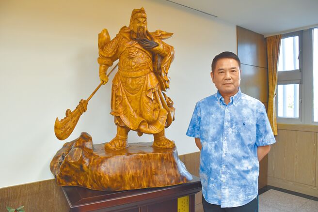 苗栗縣議長鍾東錦曾請縣議員韓茂賢勸進徐志榮參選苗栗縣長，但徐志榮再三婉拒下，鍾東錦才決定當仁不讓。（謝明俊攝）