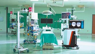 金屬中心多椎節手術輔助系統 獲德國紅點產品設計獎
