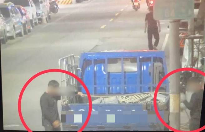 纪姓男子（左红圈处）与王姓男子（右红圈处）于今年5月相约到楠梓区惠心街工地偷窃建材。（翻摄照片／林瑞益高雄传真）